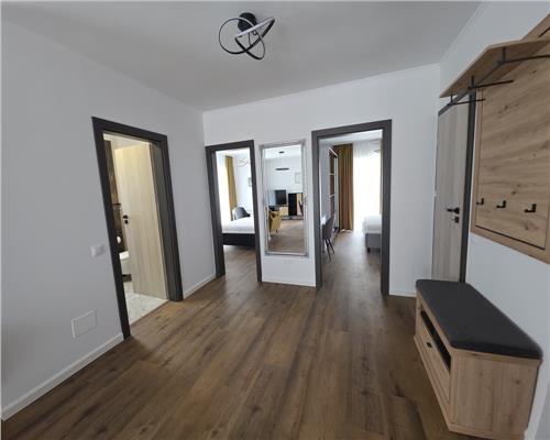 Apartament cu 3 camere lux zona La Terenuri
