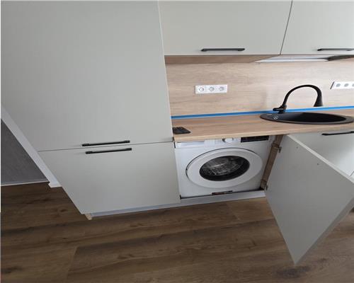Apartament cu 3 camere lux zona La Terenuri