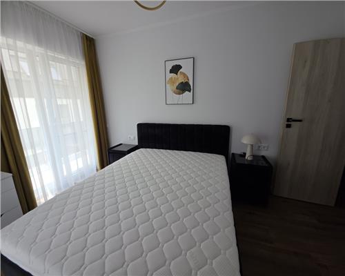 Apartament cu 3 camere lux zona La Terenuri
