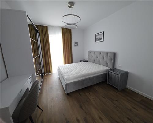 Apartament cu 3 camere lux zona La Terenuri