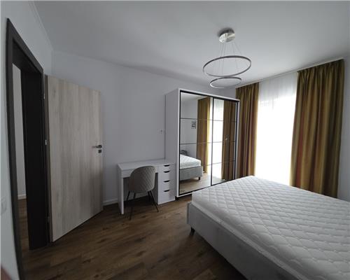 Apartament cu 3 camere lux zona La Terenuri