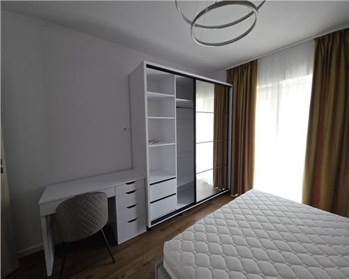 Apartament cu 3 camere lux zona La Terenuri