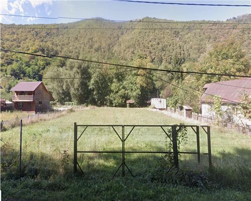 Teren intravilan la strada de inchiriat