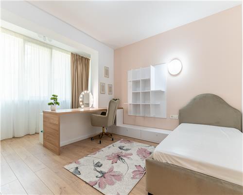 Apartament 4 camere de inchiriat zona Platinia