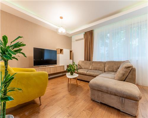 Apartament 4 camere de inchiriat zona Platinia