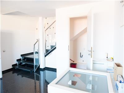 Comision 0%. Apartament 3 camere in A.Muresanu cu terasa panoramica si garaj